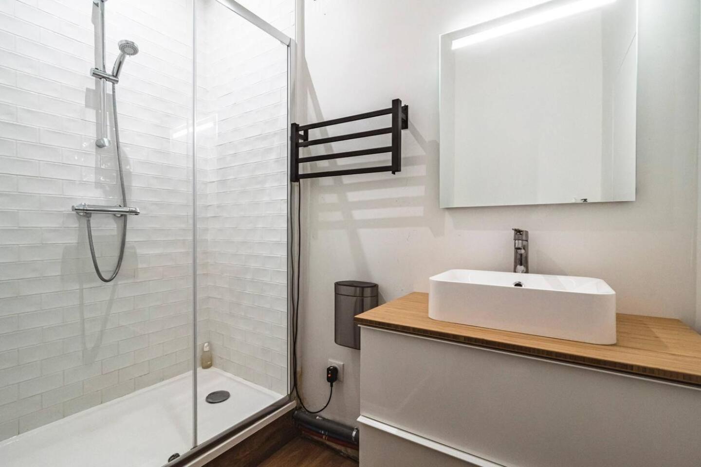 Pink, Appartement En Plein Coeur De رانس المظهر الخارجي الصورة